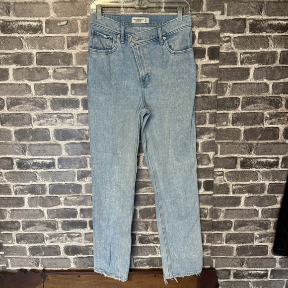 Abercrombie & Fitch The 90s Straight Ultra High Rise jeans crossover waistband - Picture 1 of 10